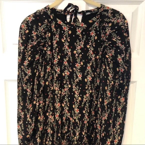 SOLD Floral Dress - Picture 4 of 5